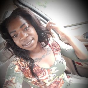 Meet your Posher, Dominique